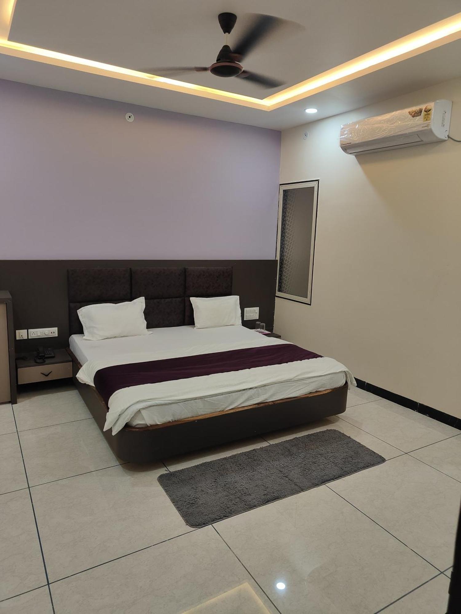Yashomati Hotel Maheshwar Exterior photo