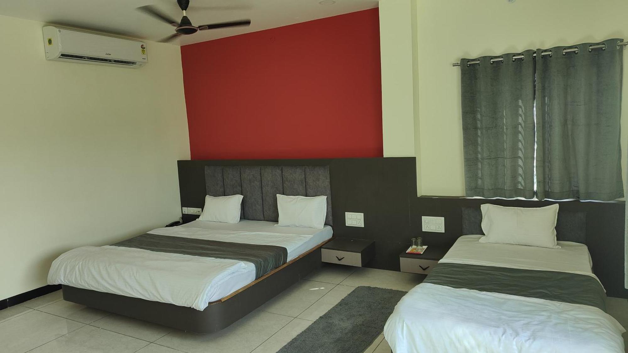 Yashomati Hotel Maheshwar Exterior photo
